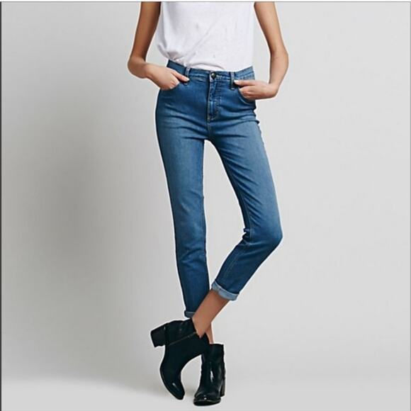 FREE PEOPLE HI RISE ROLLER SKINNY JEANS WOMEN'S SIZE 27 MEDIUM WASH - Picture 2 of 16